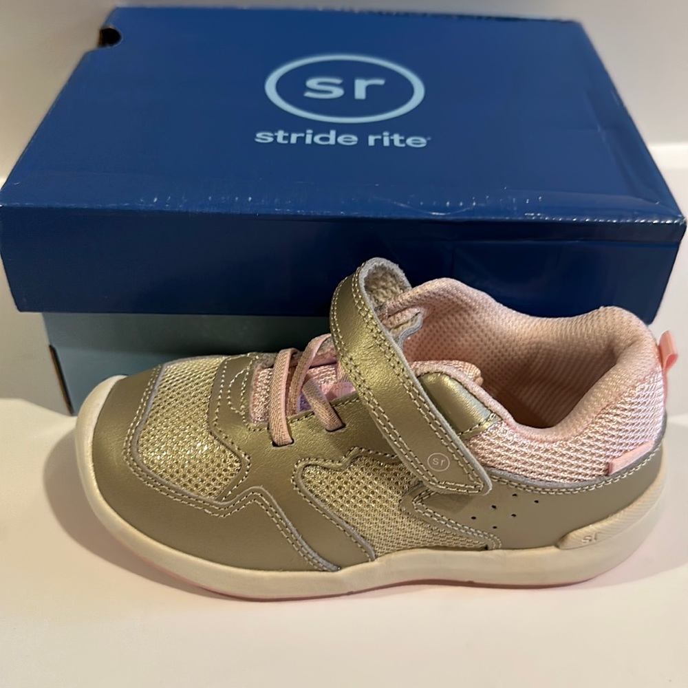 Stride rite Winslow in champagne. Brand new in box.